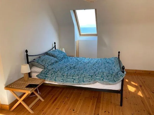 M026 Teach Ban Holiday home *