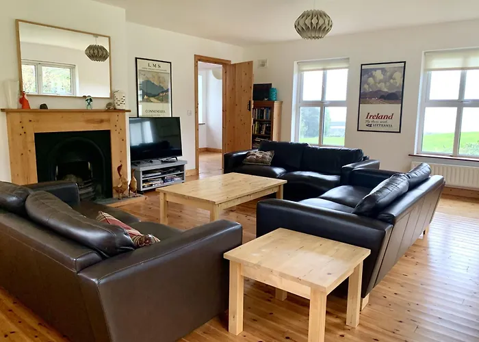 M026 Teach Ban Holiday home *